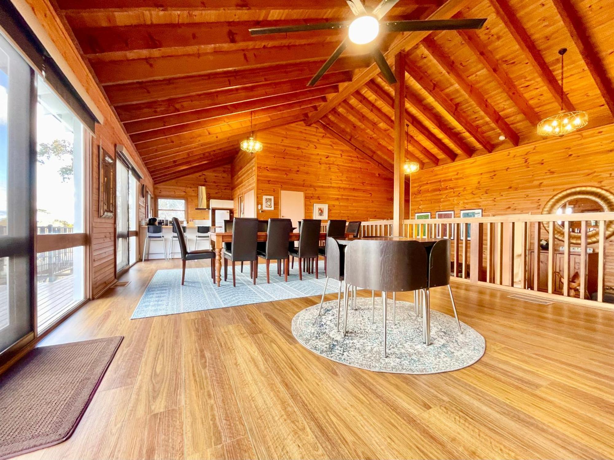Treetops Retreat *