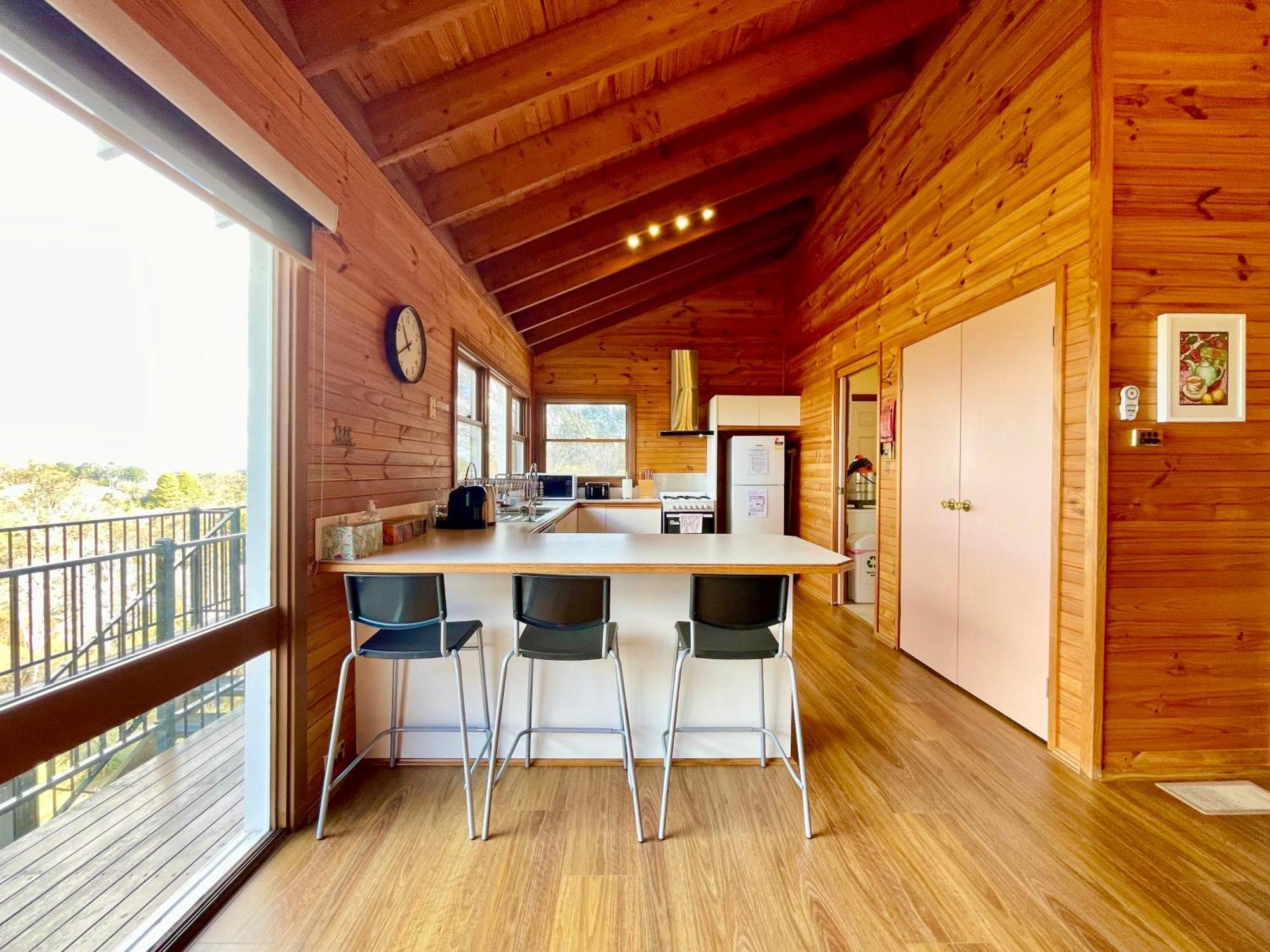 Treetops Retreat *